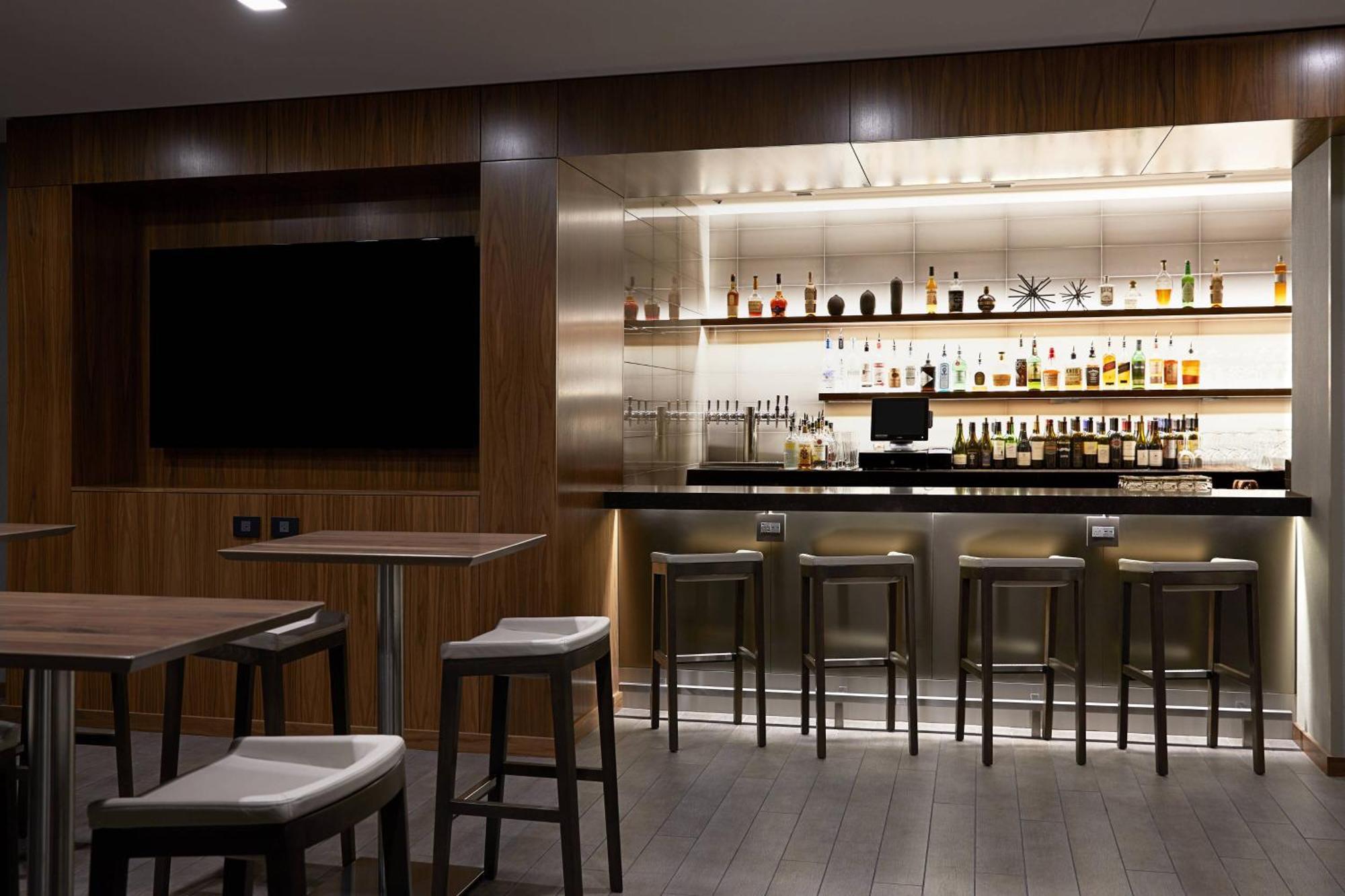 Ac Hotel By Marriott Madison Downtown Extérieur photo